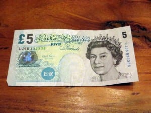 5-pound-sterline-fronte